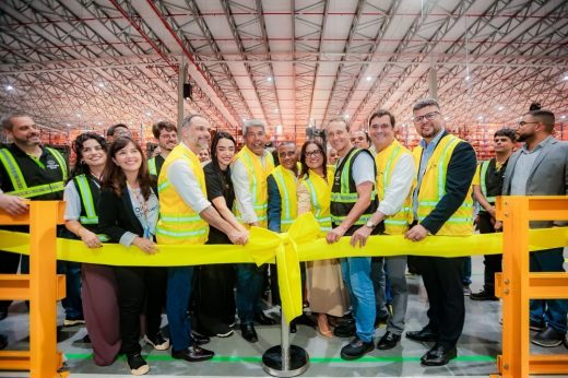 Del celebra inauguração do CD do Mercado Livre em Simões Filho: