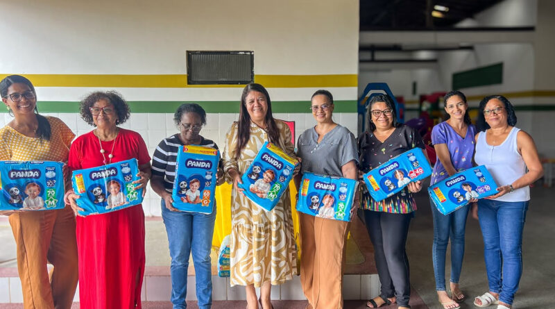 Simões Filho: Prefeitura amplia cuidado com a primeira infância e realiza entrega de fraldas para famílias e creches da rede municipal